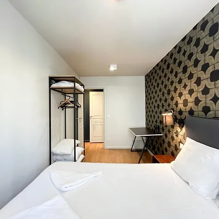 02 - Pretty 4bdr Flat In Apartment