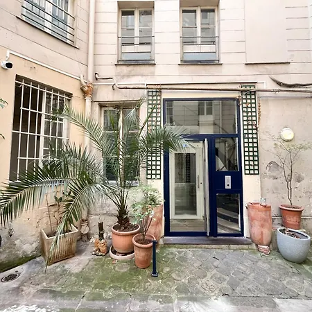 02 - Pretty 4bdr Flat In Apartment