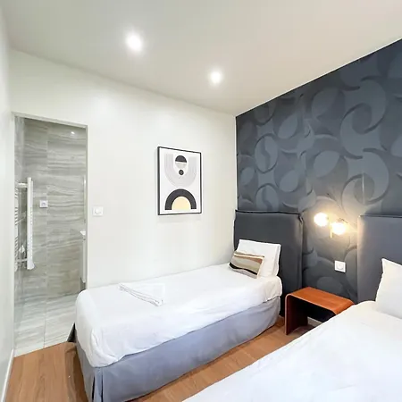 02 - Pretty 4bdr Flat In Apartment *